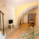 Domus Aurea Borgo House