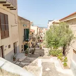 Domus Aurea Borgo House