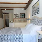 Self Apartments - Bordonaro 58