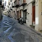 Una Stanza A Cefalu