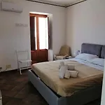 Una Stanza A Cefalu
