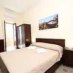 Kefa Holiday - Ai Campanili