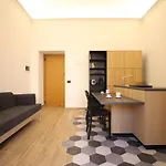 Suite 44
