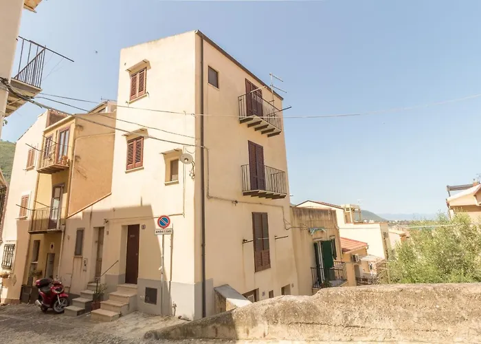 Domus Aurea Borgo House