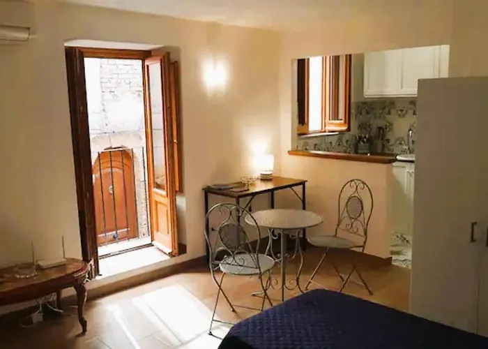 Prestige Studio Apartment In Historic Centre