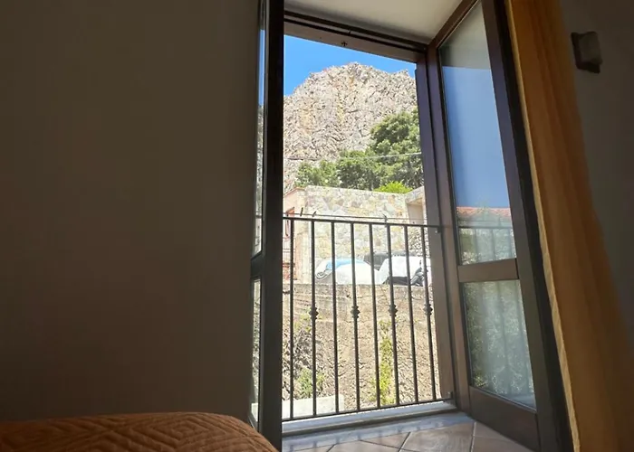 Domus Aurea Borgo House