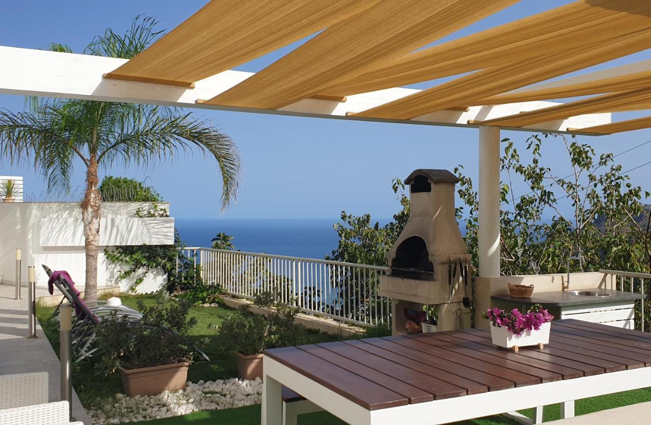 La Vista - By Vacation Service *