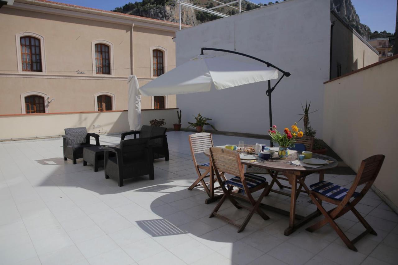 The Sunny House *