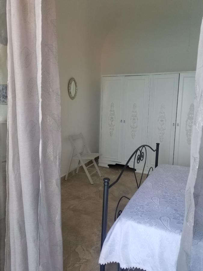 Tra La Rocca E Il Mare Cefalu
