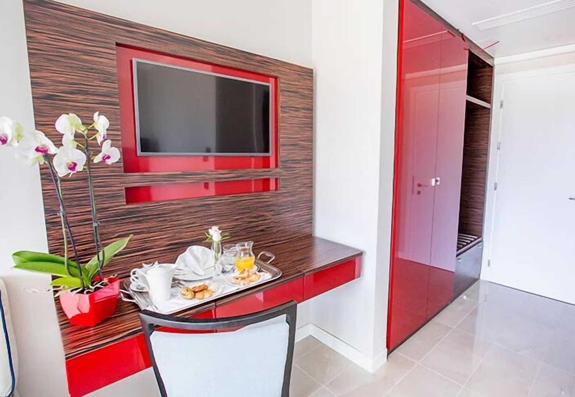 Victoria Palace 4*