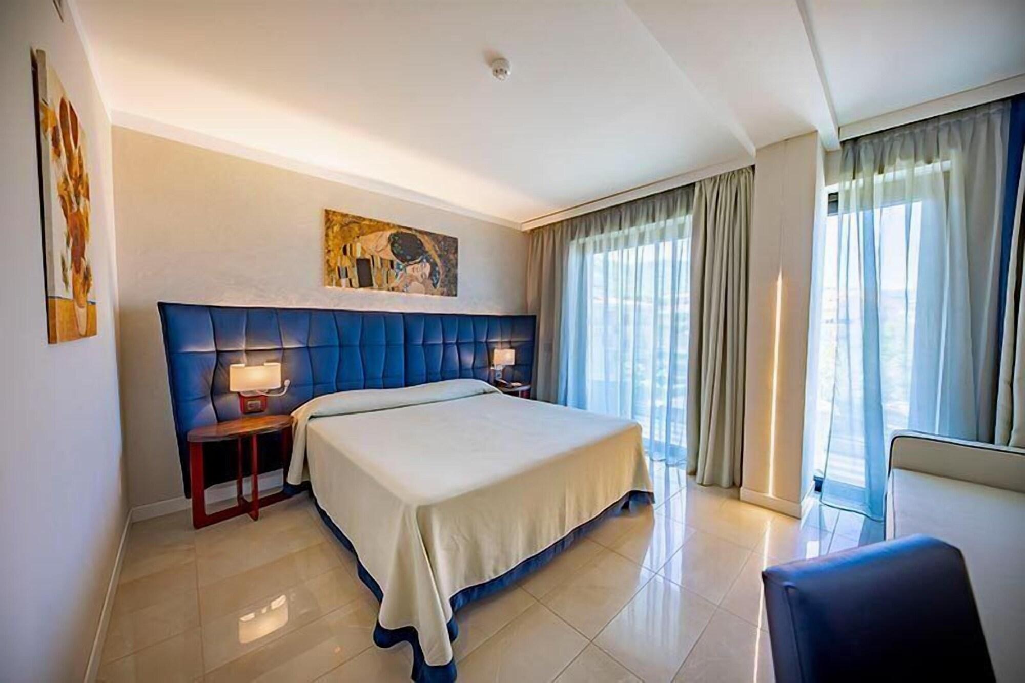 Victoria Palace Hotel 4*