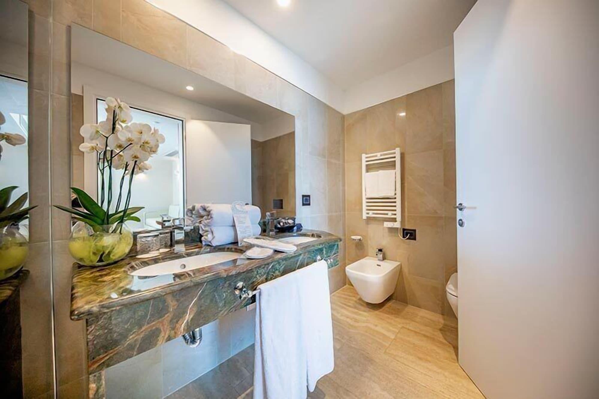 Hotel Victoria Palace 4*
