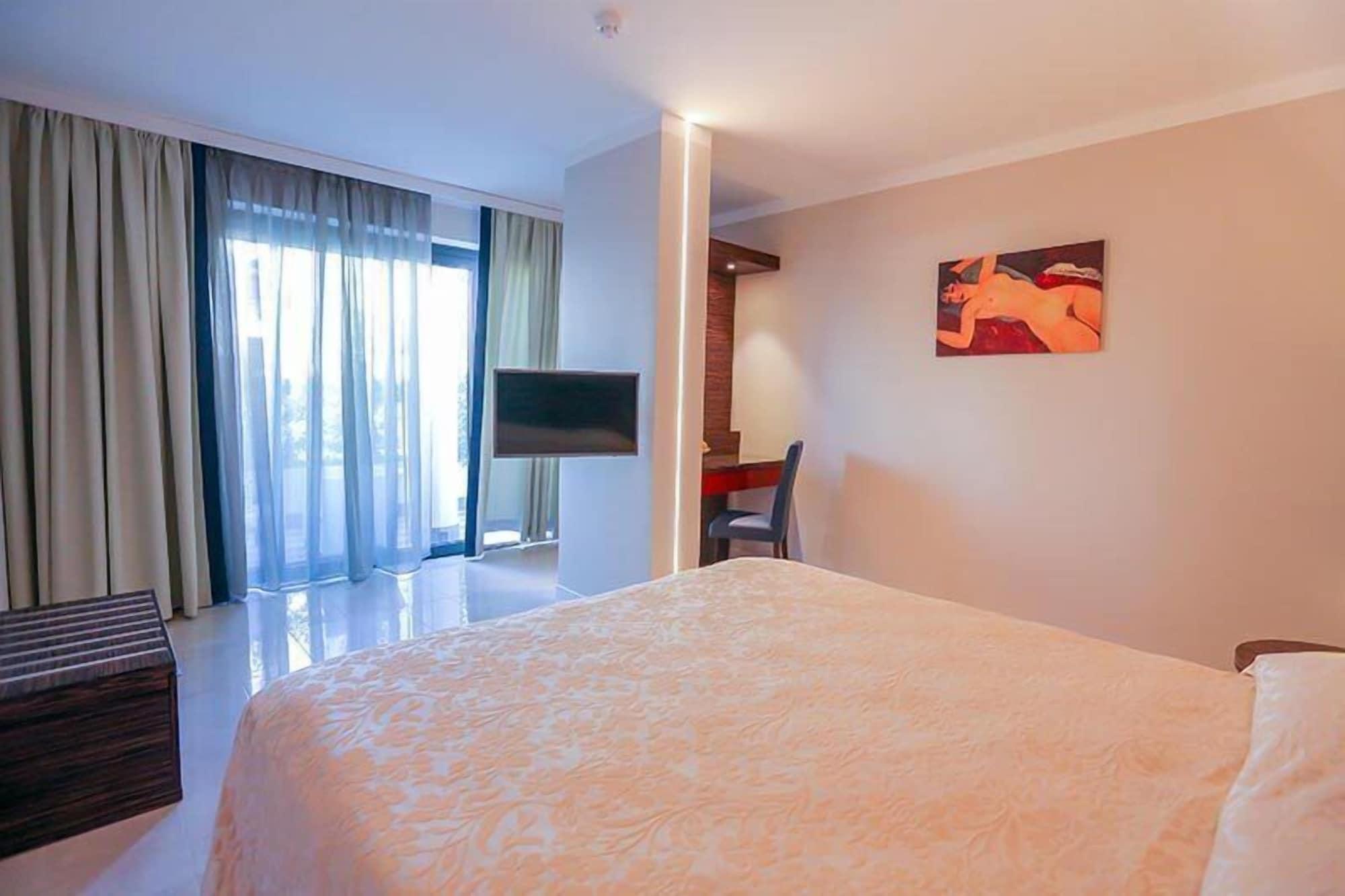 Hotel Victoria Palace 4*