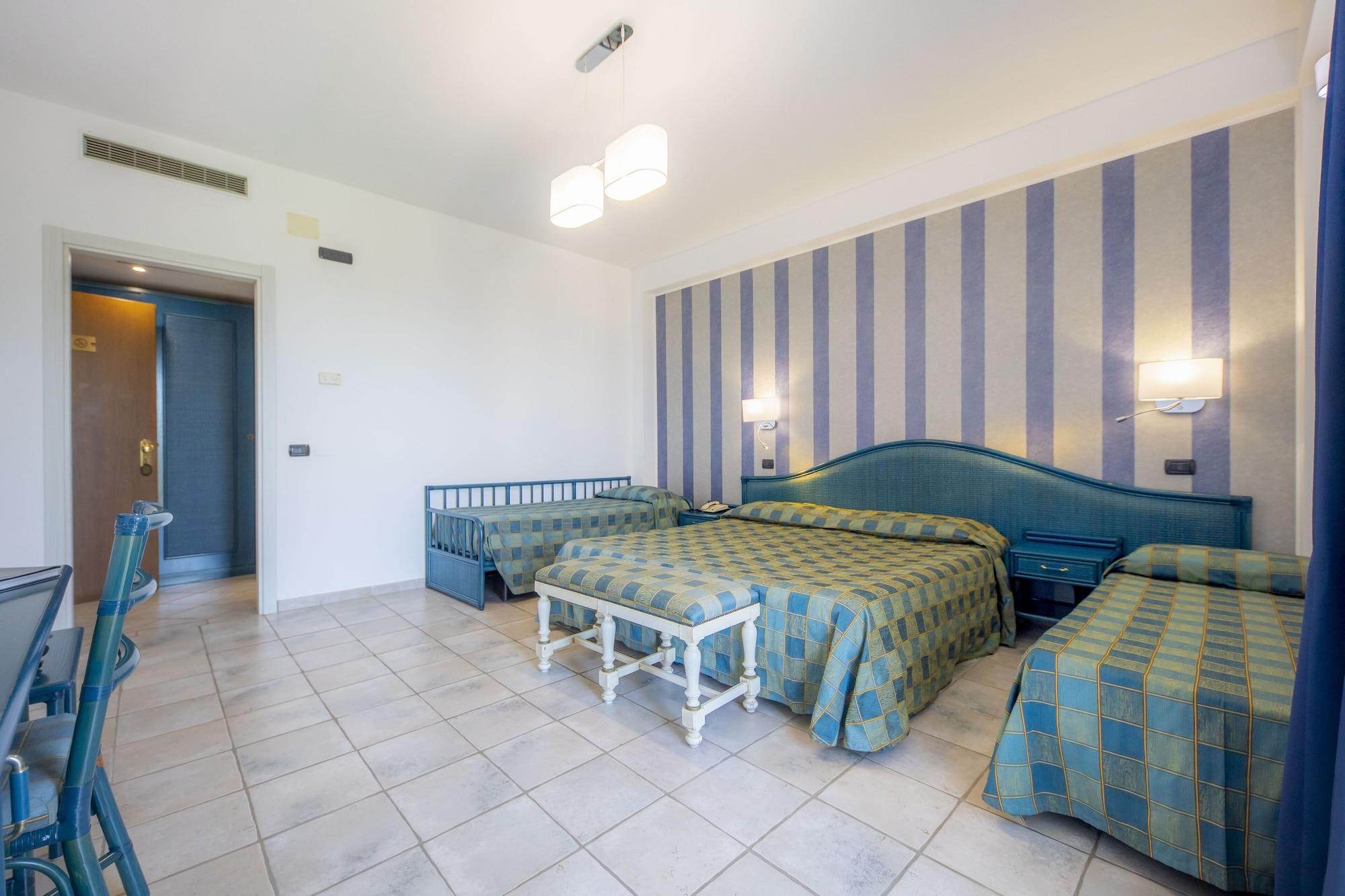 Hotel Baia Del Capitano 4*