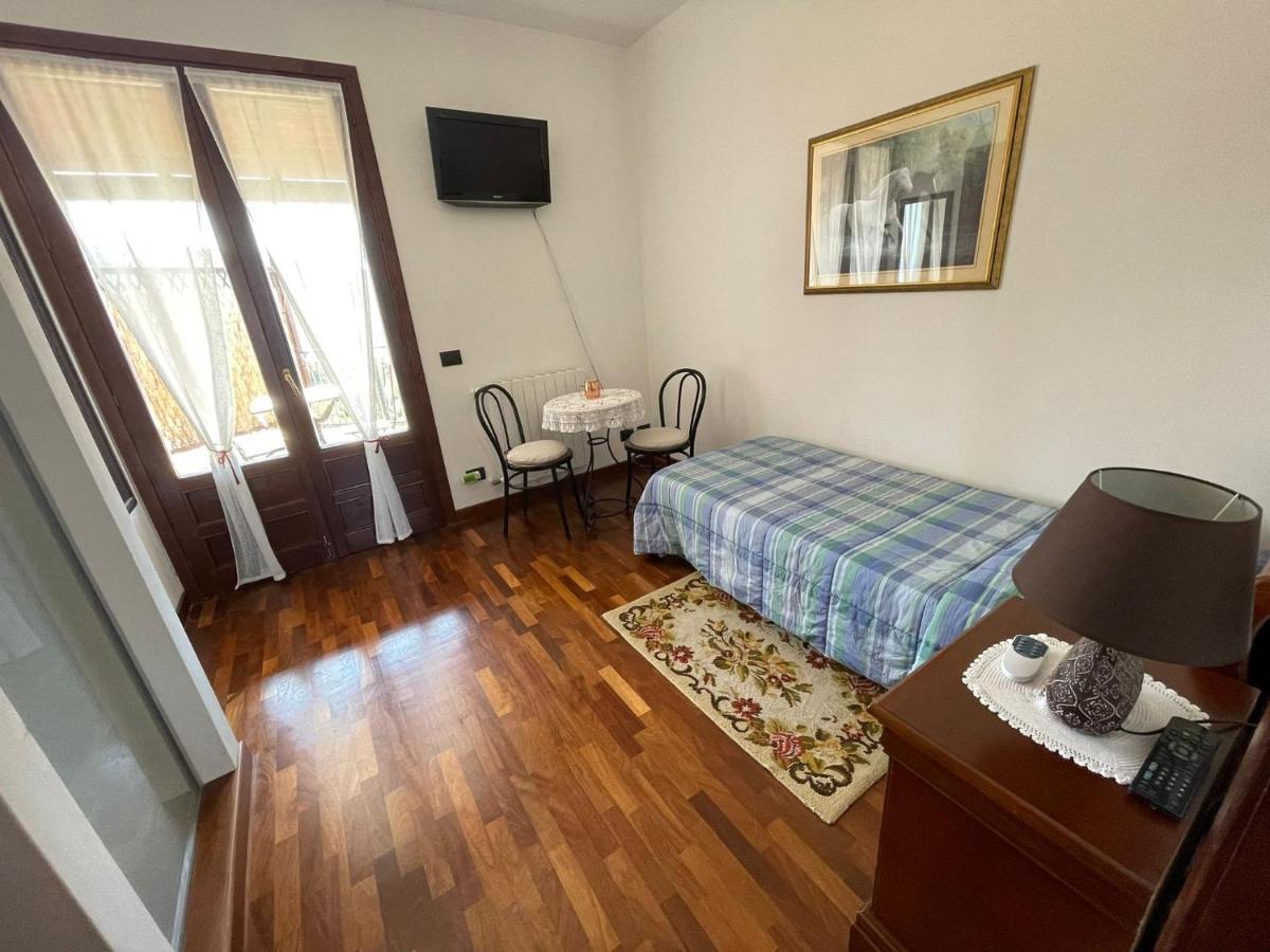 Roomantic & Piscina Idromassaggio Bed & Breakfast *