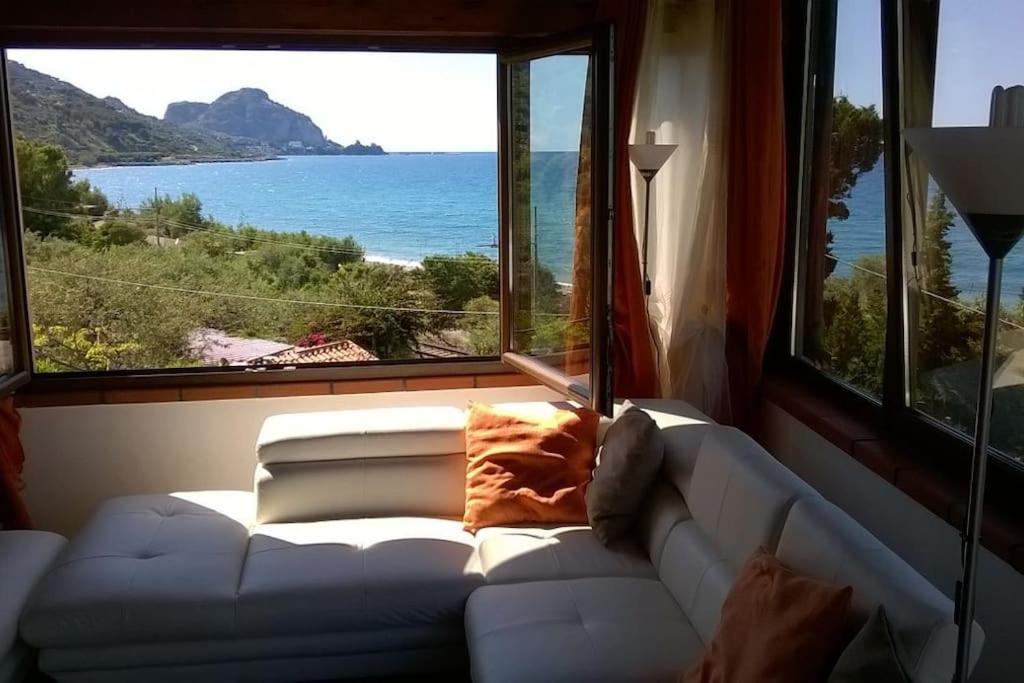 Casa Plaja Degli Uccelli Apartment