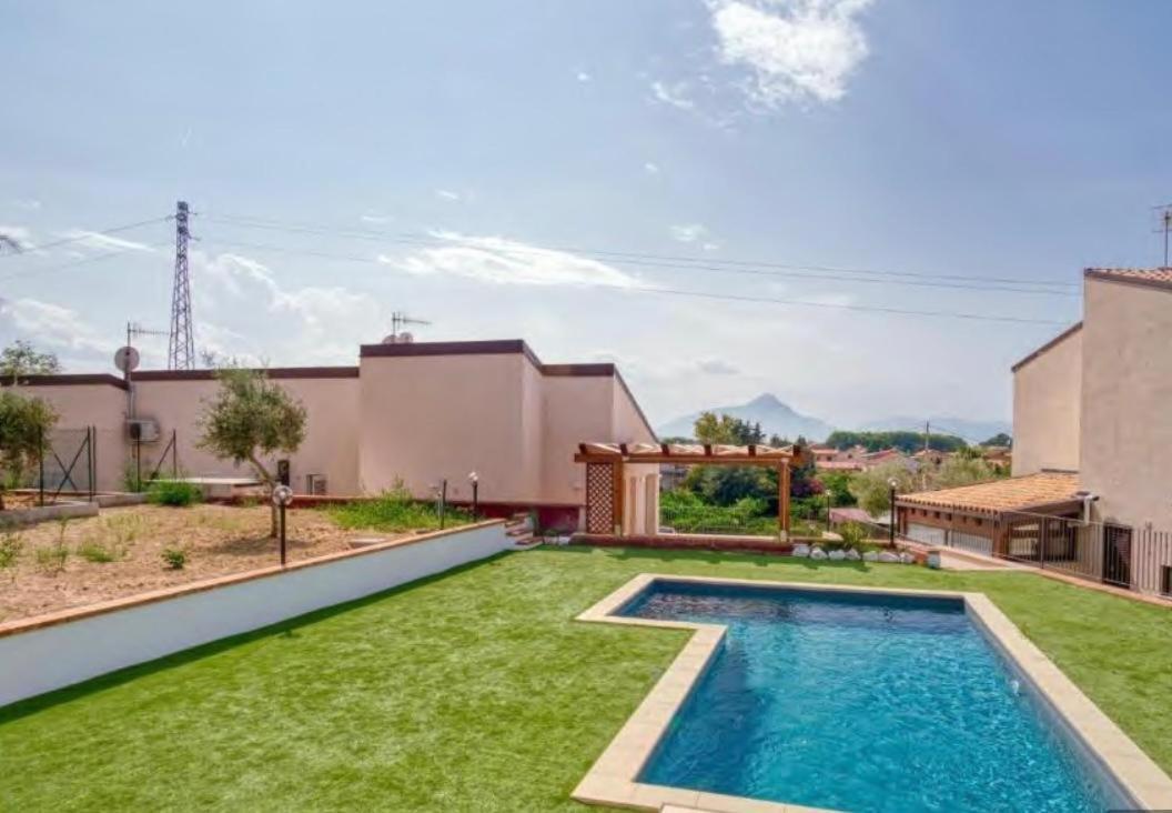 Laura Villa Cefalù