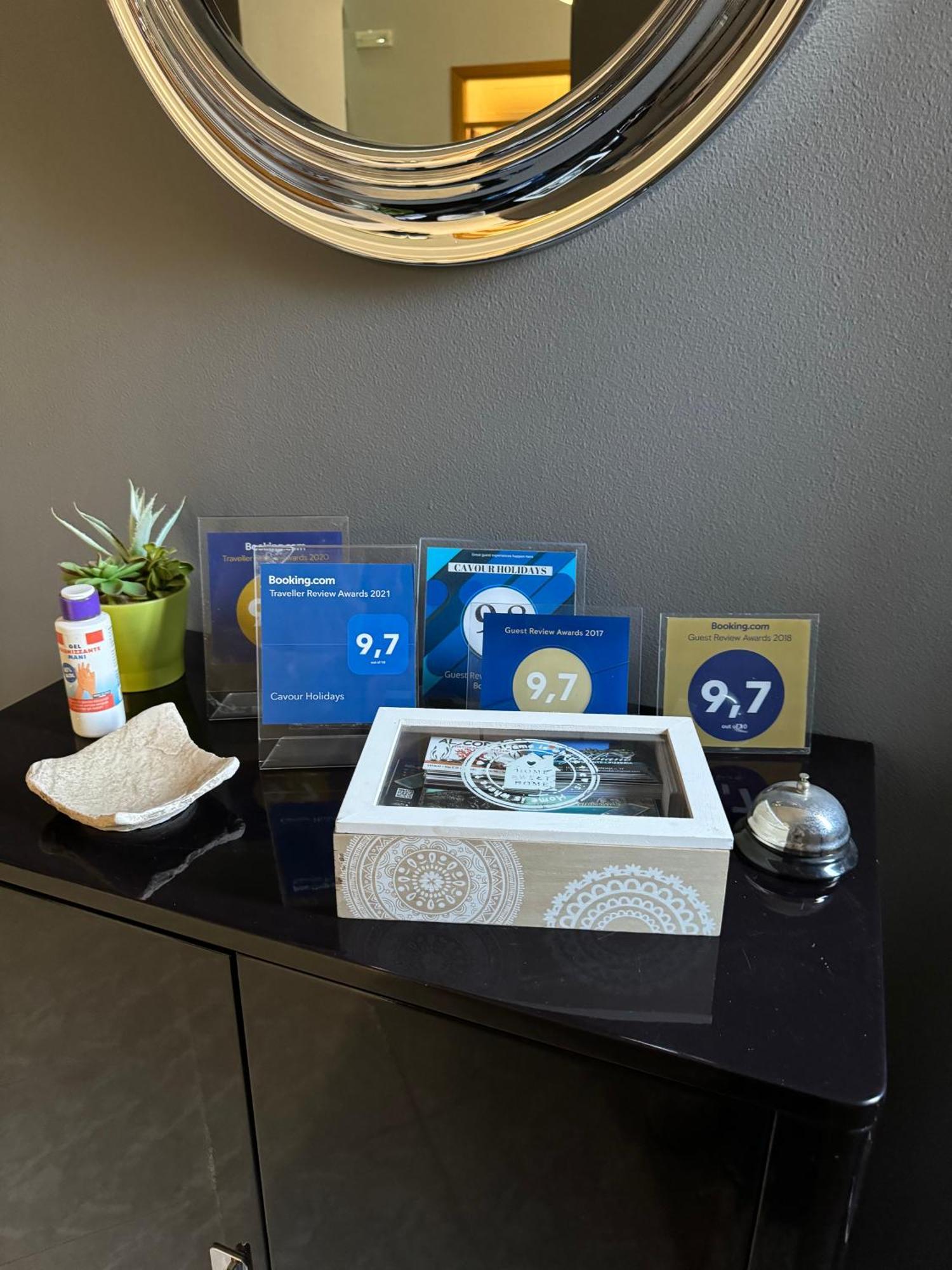 Cavour Holidays Apartment *