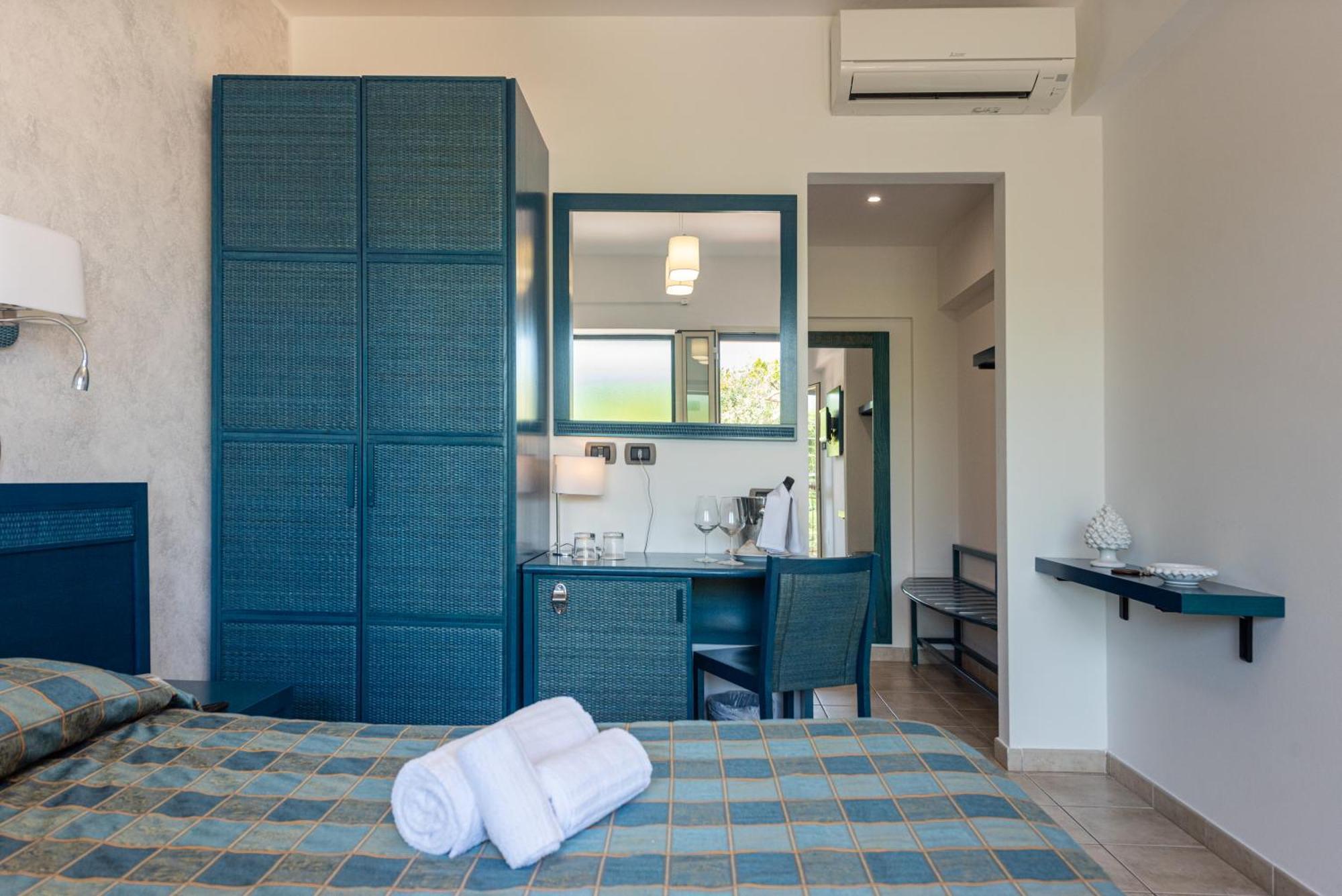 Baia Del Capitano Hotel 4*