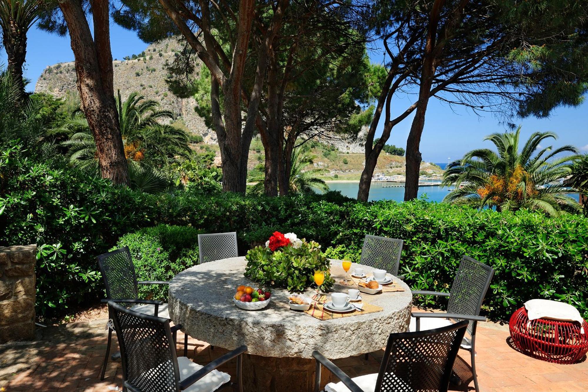 Hotel Le Calette Bay 4*