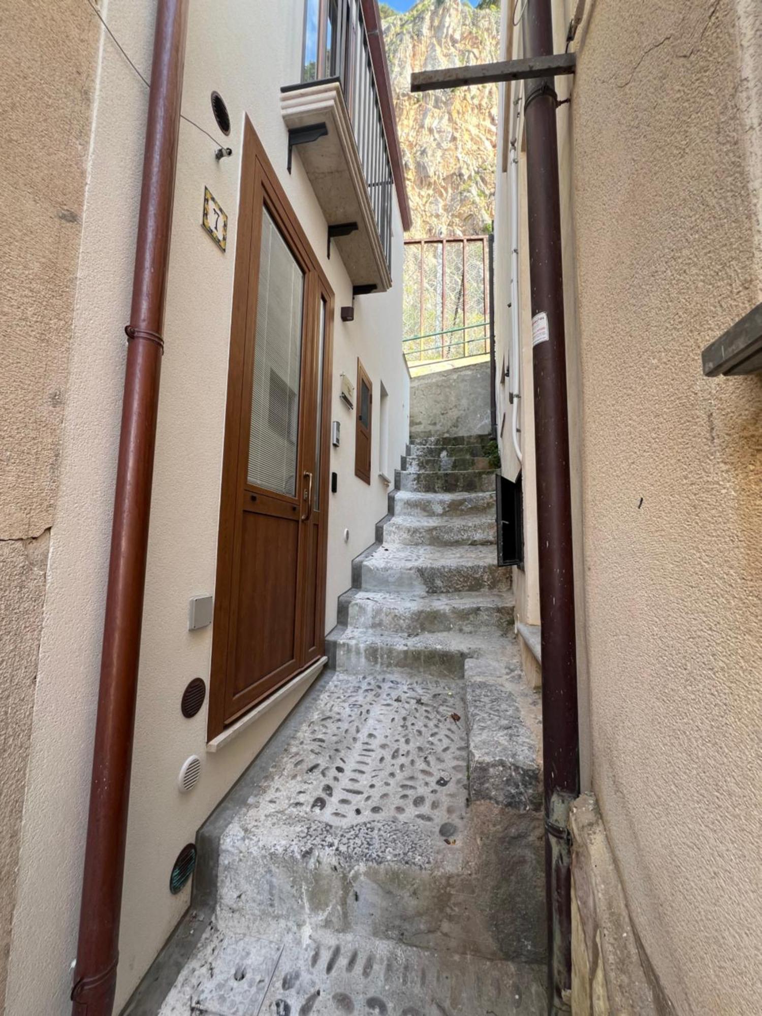 Ad Un Passo Dalla Rocca Luxury Apartment Cefalu