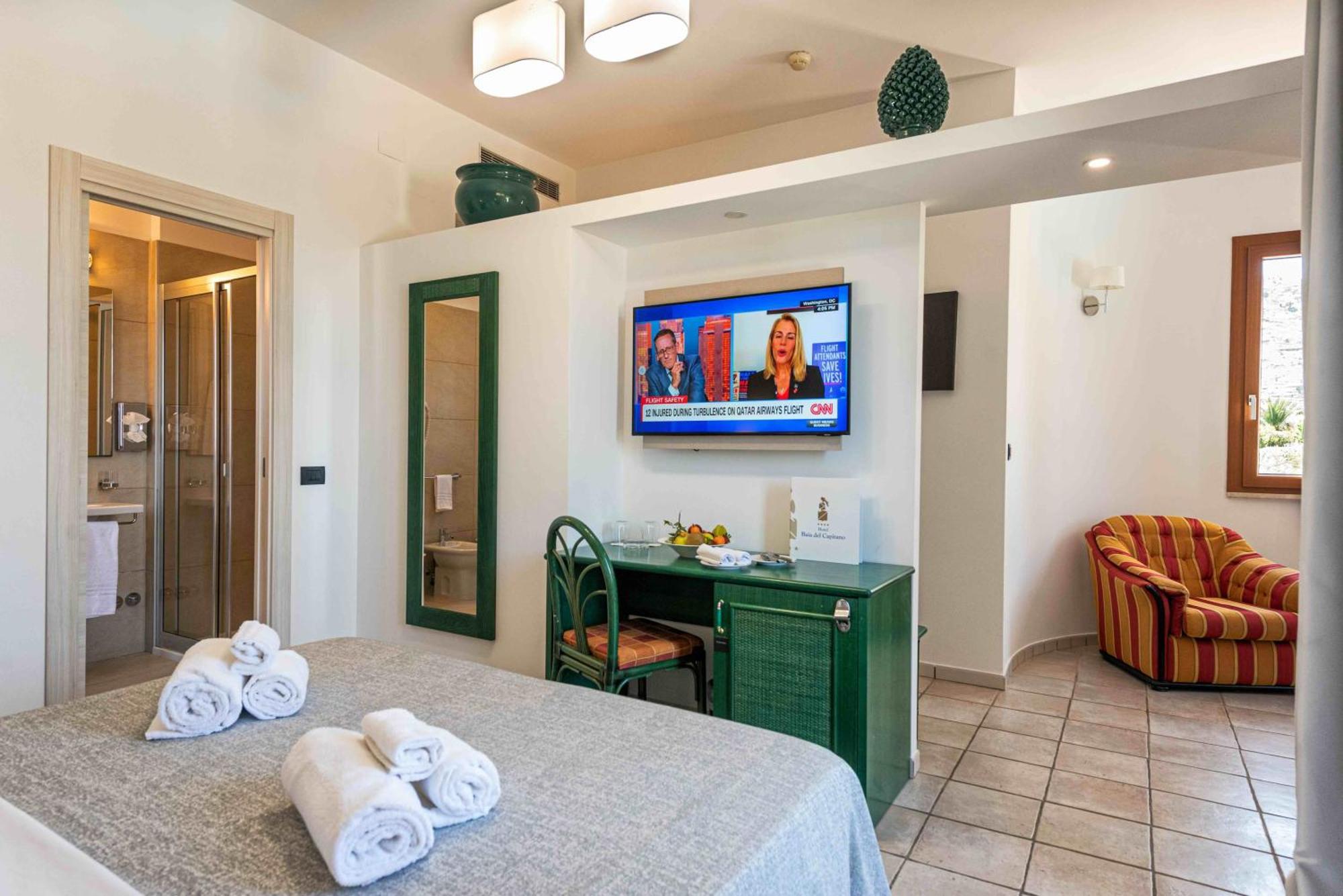 Hotel Baia Del Capitano 4*