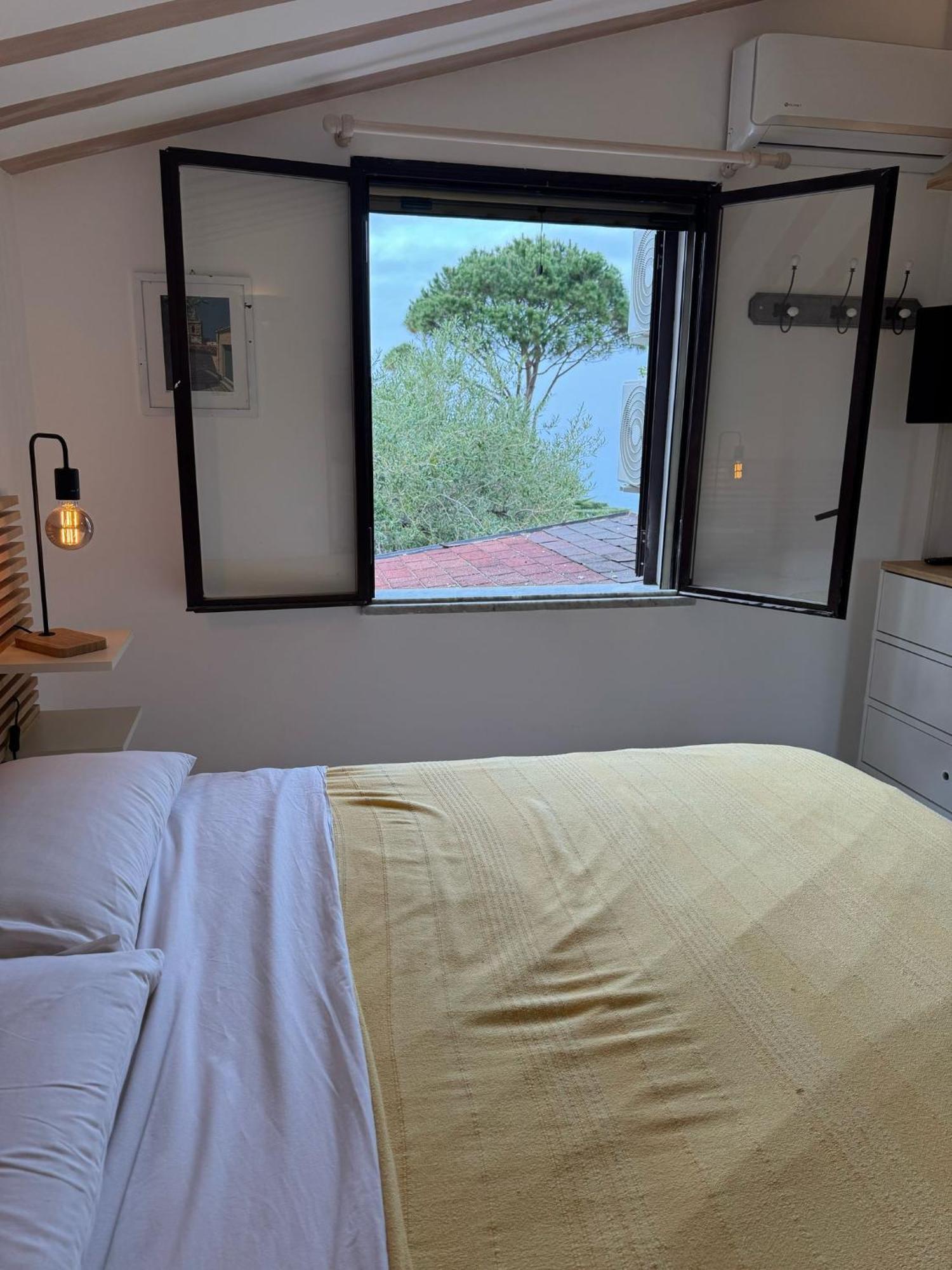 Giulia Fronte Mare Con Privata Villa *
