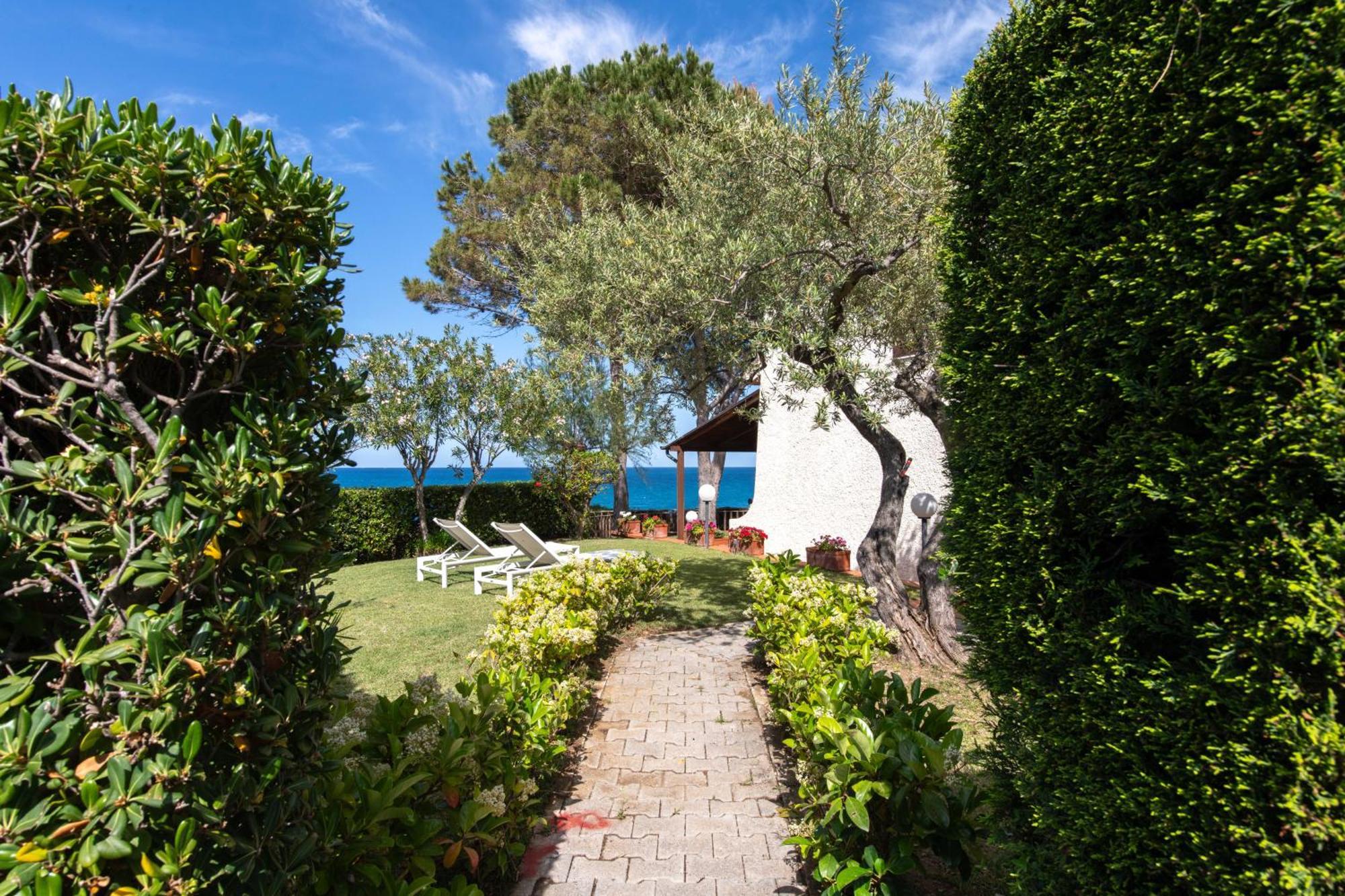 Giulia Fronte Mare Con Privata * Cefalù
