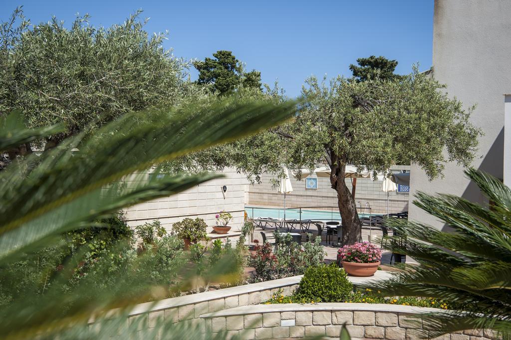 Hotel Baia Del Capitano 4*