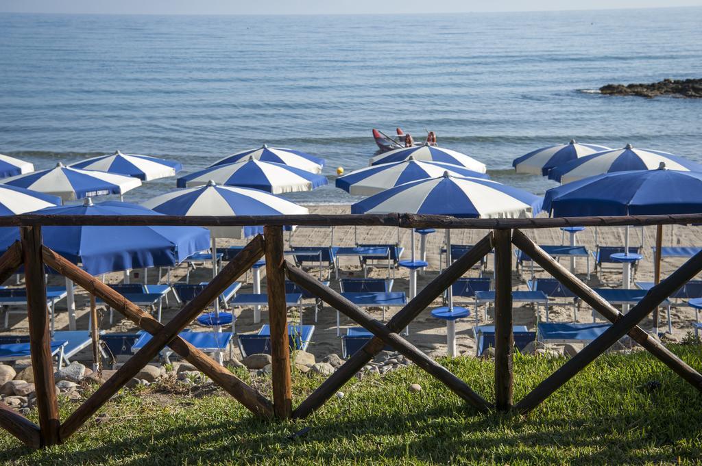 Hotel Baia Del Capitano 4*