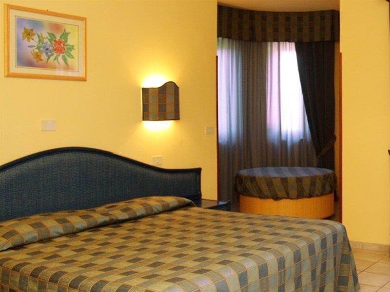 Hotel Baia Del Capitano 4*