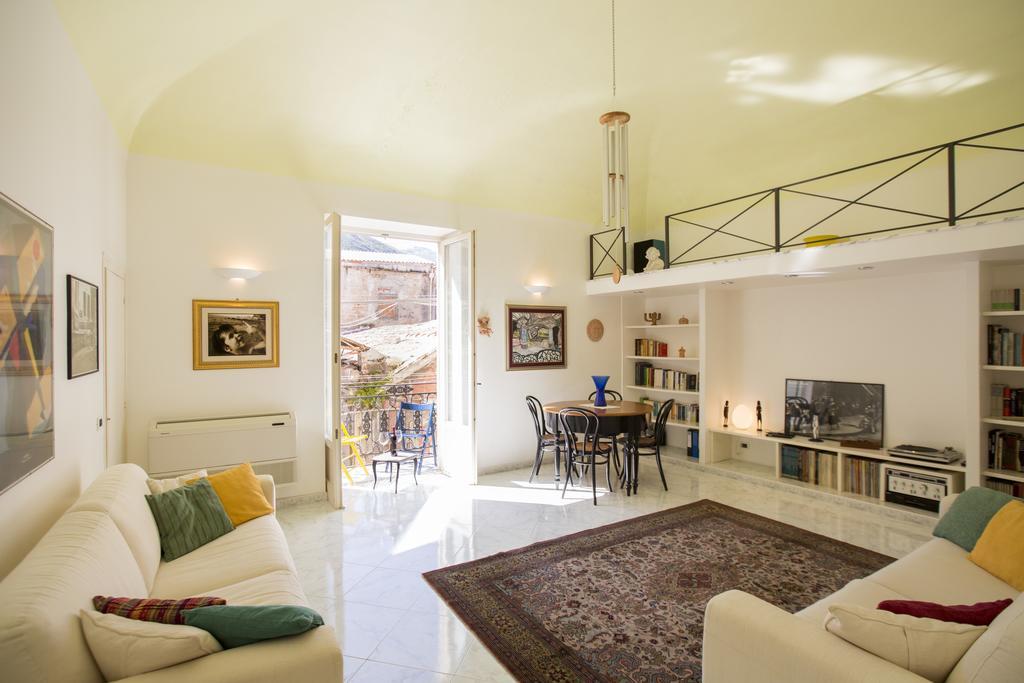 Domus Osterio Magno Apartment *