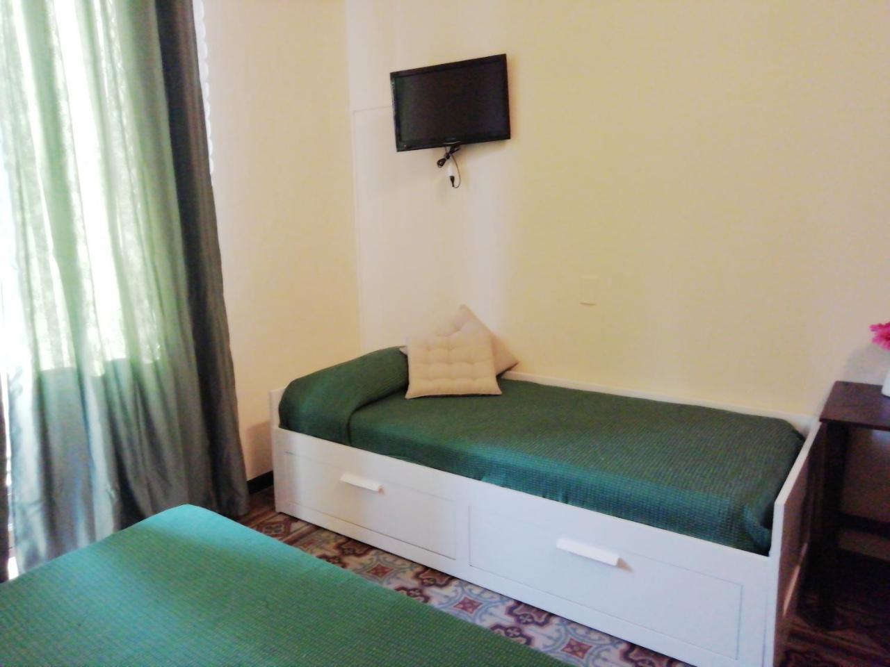 Bed & Breakfast Art Deco *