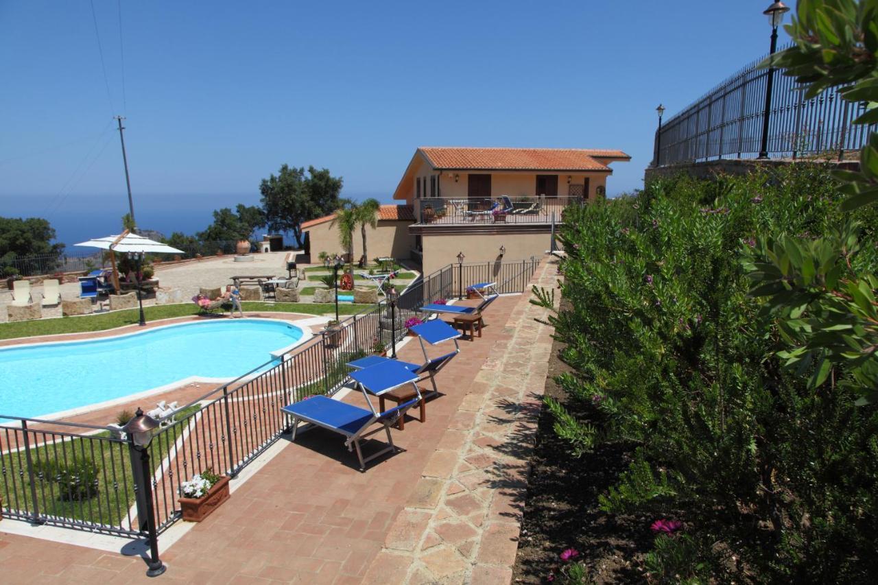 Aparthotel Sikelios