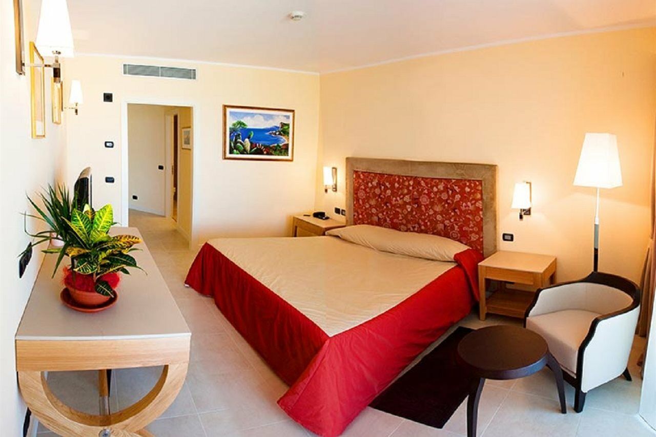 Sea Palace Hotel 5*