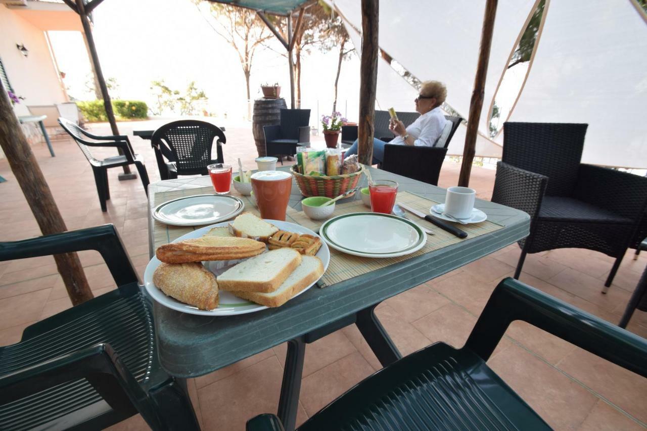 Alba Tra I Pini Bed & Breakfast 2*