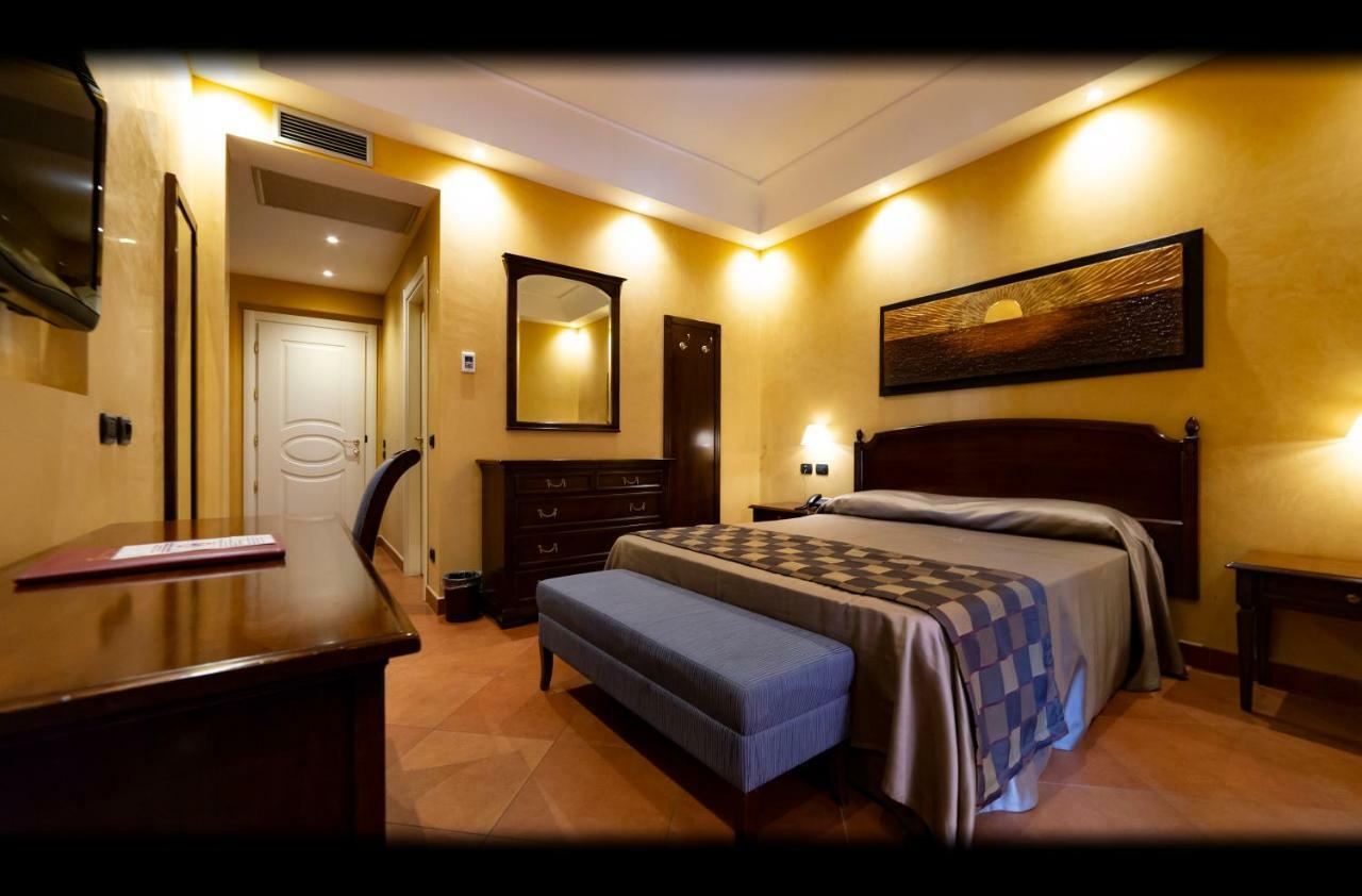 Artemis Hotel 4*