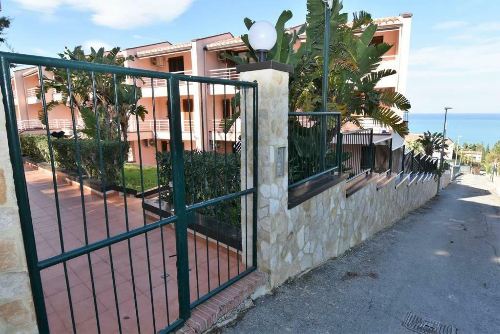 Begonie House