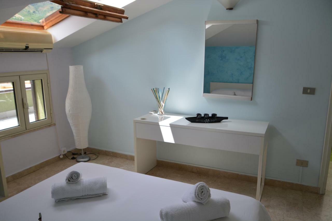 Attico Smeraldo Apartment *