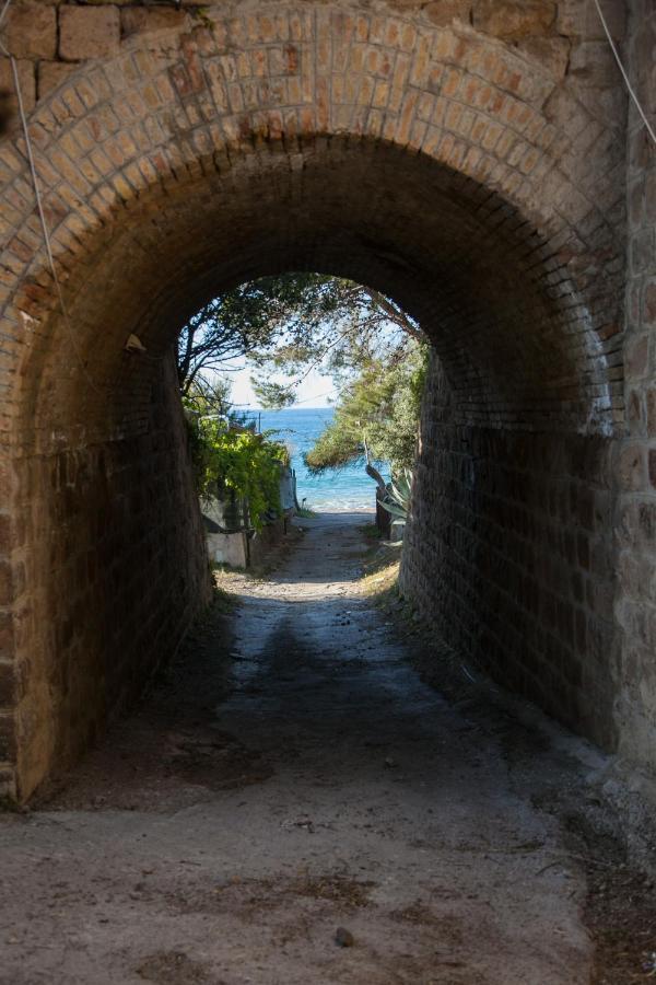 Of Eden Cefalu' Apartment