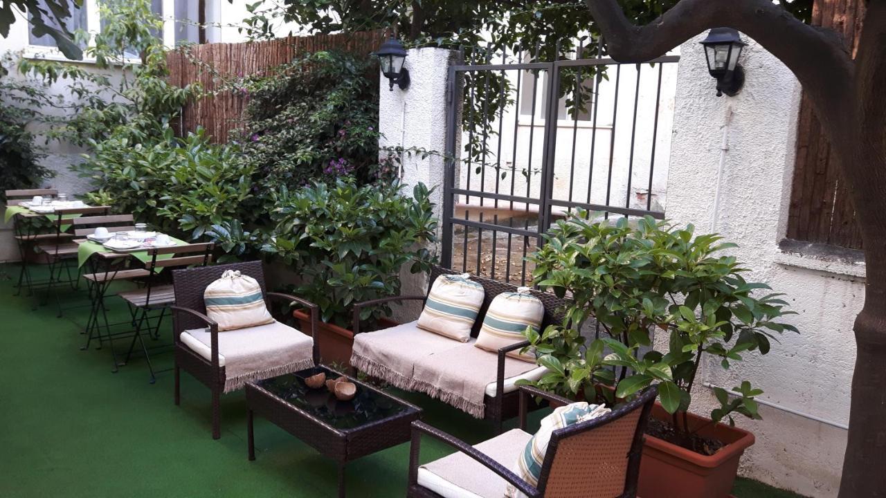 Retro Guest house