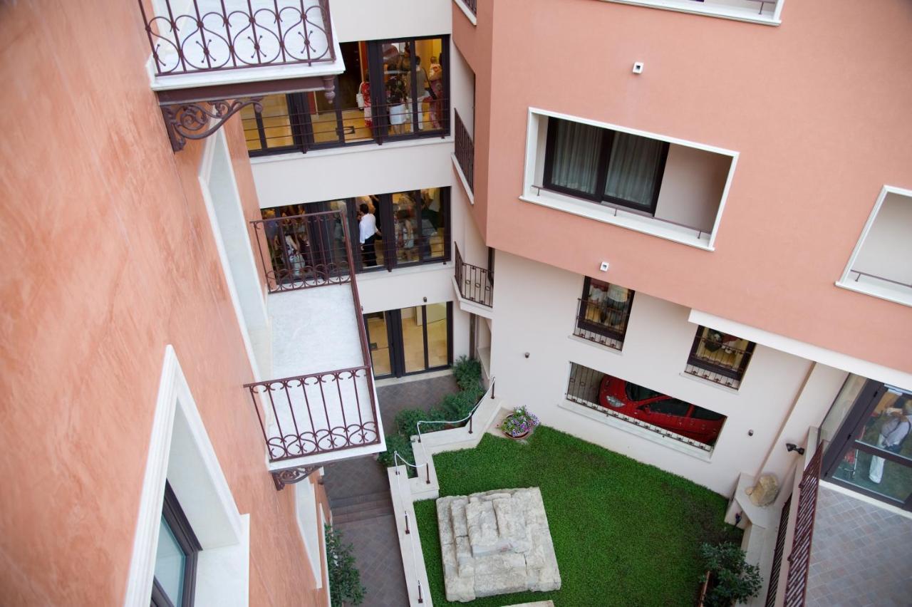 Artemis Hotel