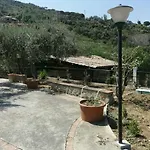 Country House Figurella