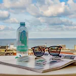 Seaview Rooms In The Center By Wonderful Italy