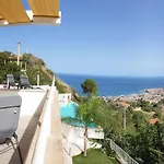 Villa la Vista - by Vacation Service