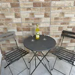 Conte\'S House