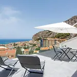 Una Terrazza Vista Mare Su Cefalu\'
