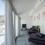 Una Terrazza Vista Mare Su Cefalu\'