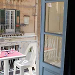 Adelfes Apartments