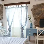 Coastal Seaview Suite & Central Balcony Street View Studio